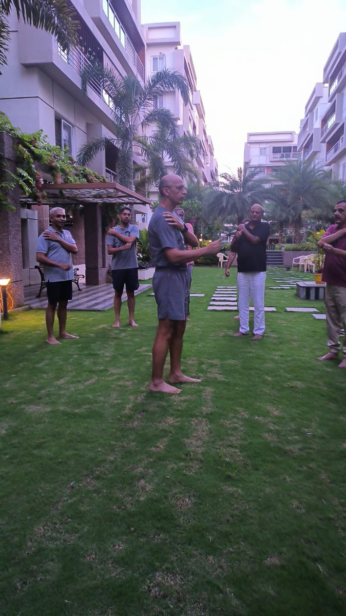 chirunningindia's tweet photo. Well spent yesterday evening with new chi walkers at #BrightView Apartments #Hyderabad and old but young Coursemates #RSAOMIClub @sapangore11 😊 https://t.co/t4YBj7zSv4