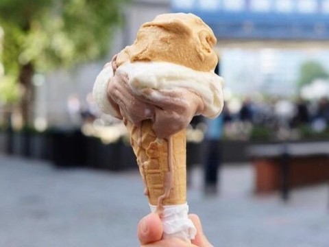 CourageYard's tweet photo. Join us at #Courageyard this King's Coronation 🙌🏼 👑 

Feast like a KING @caffeparadiso, enjoy royally delicious bakes @watchhouse_uk, celebrate with a few pints at The Anchor Tap or Indulge in Fields Gelato's new King's Coronation special, The Royal dark chocolate! https://t.co/etSREElUmQ