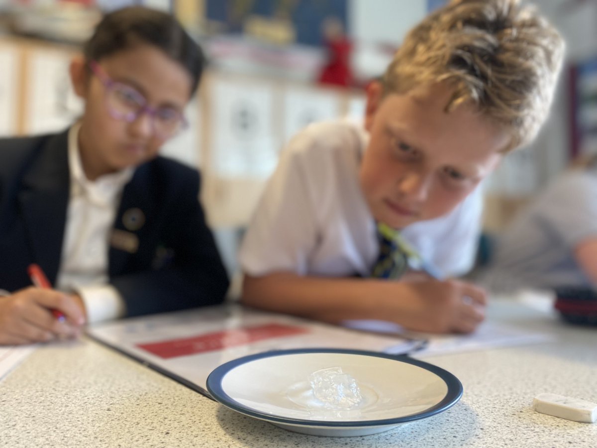 DrWallScience's tweet photo. Y4 have been observing melting ice cubes making notes and considering what’s happening to the particles inside as they melt🧊. @Habsmonmouth @MonPrepSchool #chemistry #particlemodel https://t.co/2ooKBmtcCx