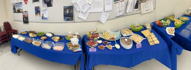 rec_RETSD's tweet photo. REC Kodiaks offer our gratitude to our PAC for the AMAZING Staff Appreciation Lunch. Thank you for making us feel seen, heard, valued, respected and celebrated. #KodiakPride @RETSDschools @rec_RETSD https://t.co/V1uIYFJbPY