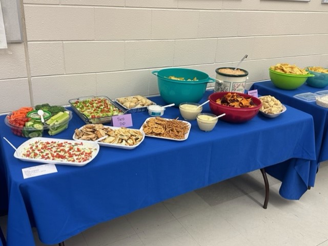 rec_RETSD's tweet photo. REC Kodiaks offer our gratitude to our PAC for the AMAZING Staff Appreciation Lunch. Thank you for making us feel seen, heard, valued, respected and celebrated. #KodiakPride @RETSDschools @rec_RETSD https://t.co/V1uIYFJbPY