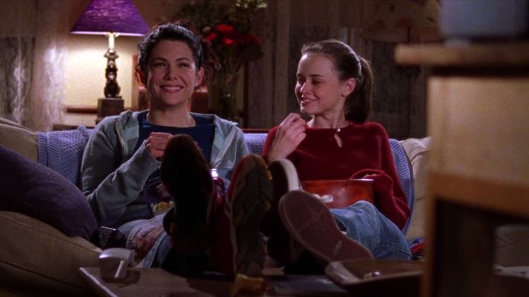 thinkergilmore's tweet photo. oh to have a mother daughter relationship like the gilmore girls https://t.co/xOSObZAuvr