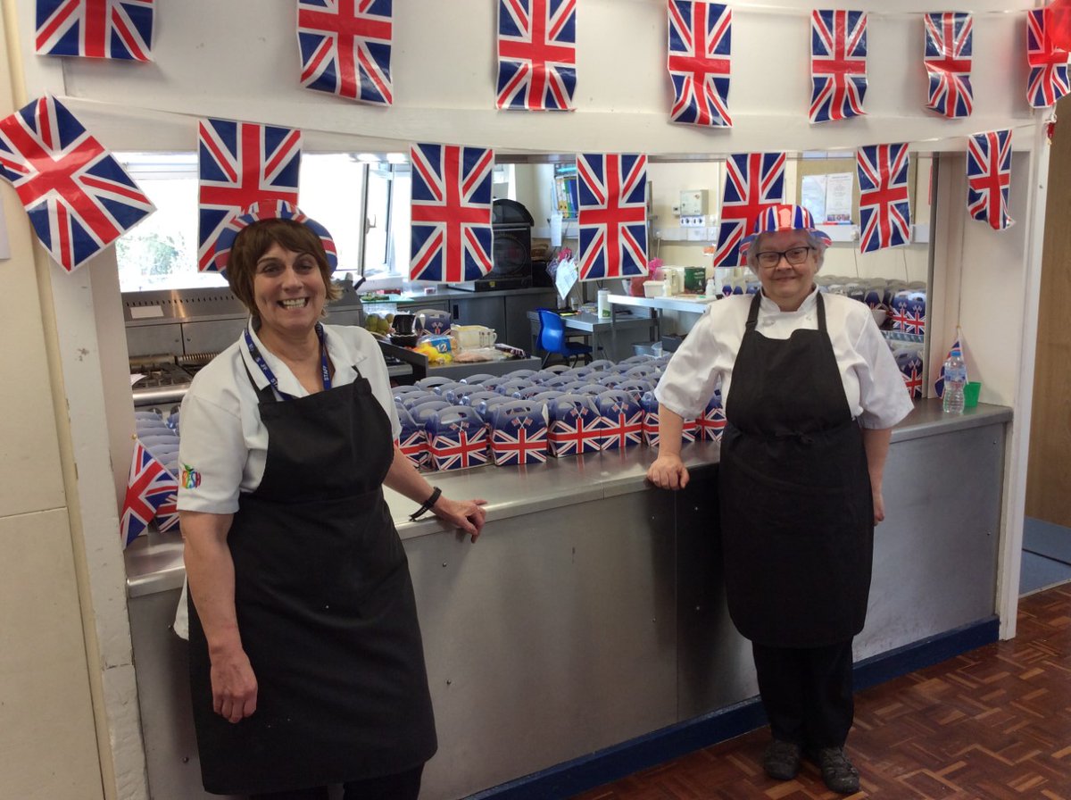 Hollinhey tweet media