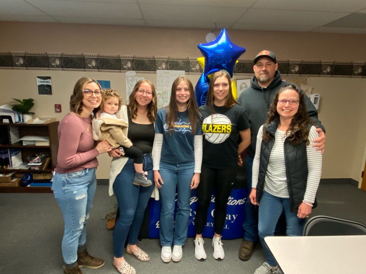 trcsEagles's tweet photo. Congratulations to senior Ryli Gray for signing her Letter of Intent to play volleyball at Centralia College! 

Not only is she an incredible volleyball player, her hard work and dedication is shown in the classroom as well. We are proud of you Ryli! https://t.co/6rQKhWthn2