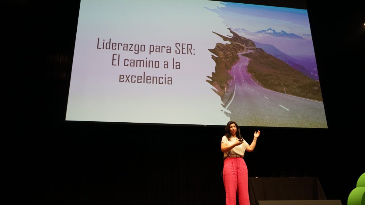 ➡️ Es el turno de <a href="/mfreireubeda/">Marta Freire Úbeda</a> (Consultora Sénior de EIM Consultores en el Área de Liderazgo y Coaching, facilitadora de procesos de cambio y experta en Comportamiento Humano DISC) y su ponencia.

🎙️"Liderazgo del SER: El camino de la excelencia". 

#PremiosIE23