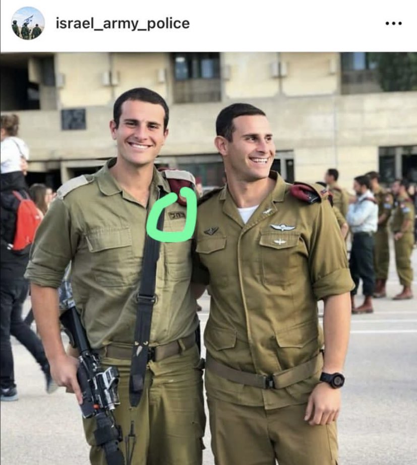 kh_tomthin's tweet photo. In this video KUKI terrorist are swearing on Manipur CM and the worst thing is that they are wearing the same dress as of Israel defence force!
What is happening here? This needs to be bring to light !
#manipurisburning 
#savemanipurfrom_illegal_immigrants_
#SaveMeiteiHindus https://t.co/CdxGsrCXeo