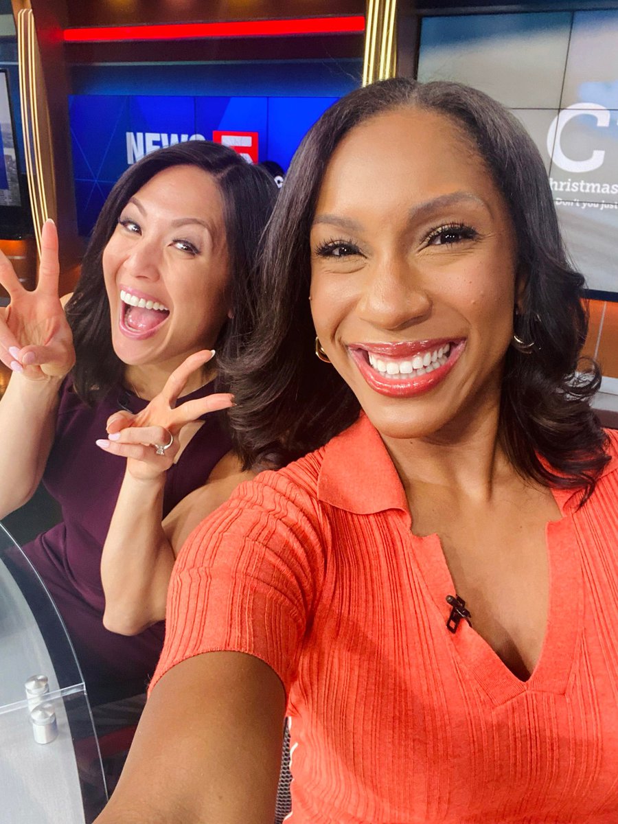 JessicaBrownTV's tweet image. Did someone say FriYay? @antoinetteA #wcvb