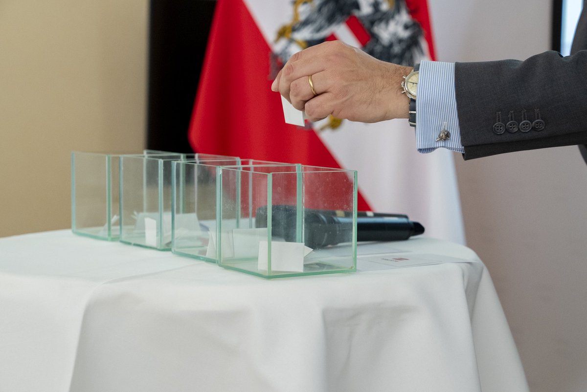 Exciting things happening: Today, the draw for the 1st Vienna Diplomatic Cup ⚽️ took place @mfa_austria under the auspices of Chief of Protocol @hennig_m. Though group for 🇦🇹, playing #Belgium, #CentralAsia & an all female IOs team, but we will manage! Watch this space next Sat!