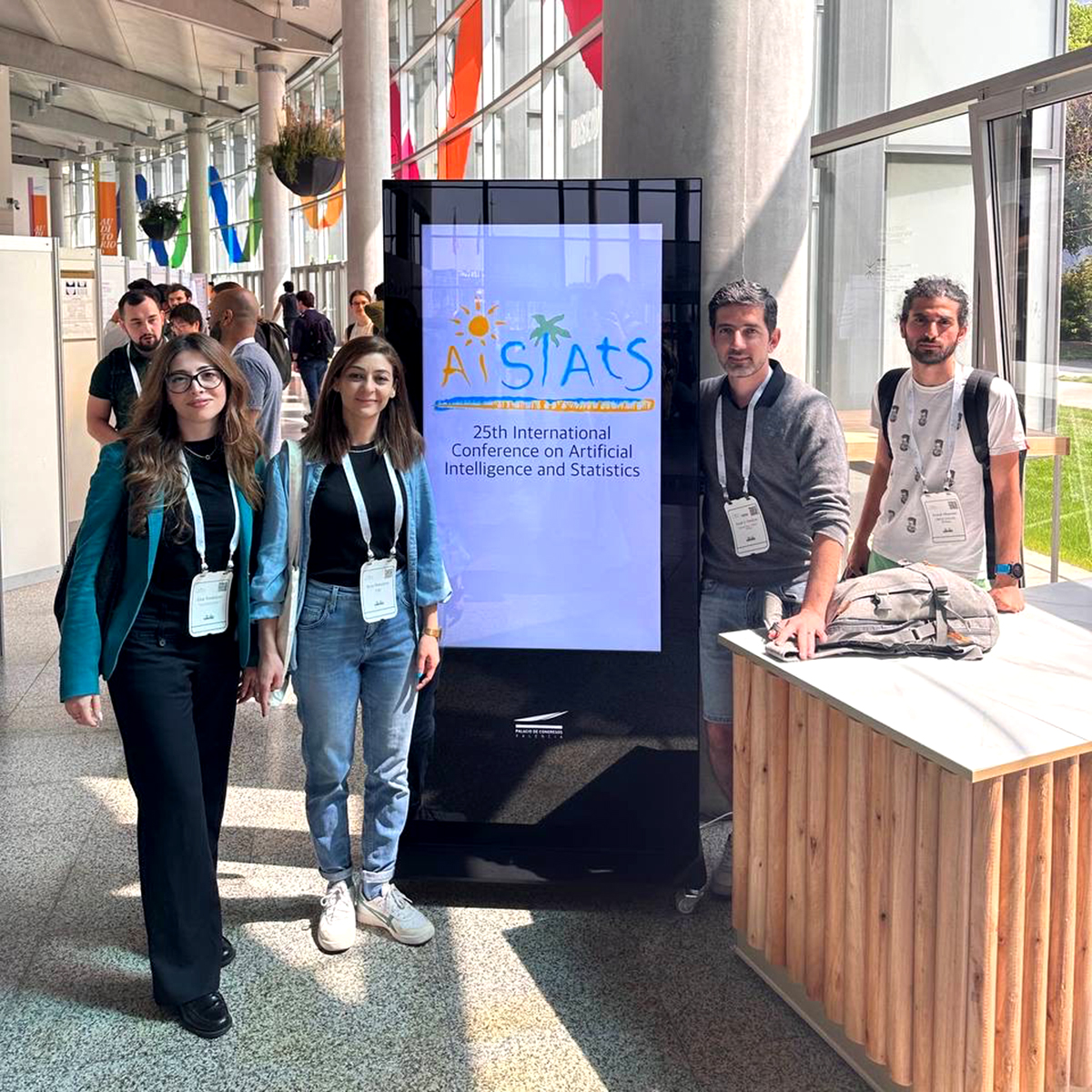 Foundation_FAST's tweet image. At the recent AI-Stats 2023 international conference, our ML team, under the leadership of Prof. Arnak Dalalyan, presented a paper on "Matching Map Recovery with an Unknown Number of Outliers".
Congratulations to the team on their hard work and insightful findings! #MLproject