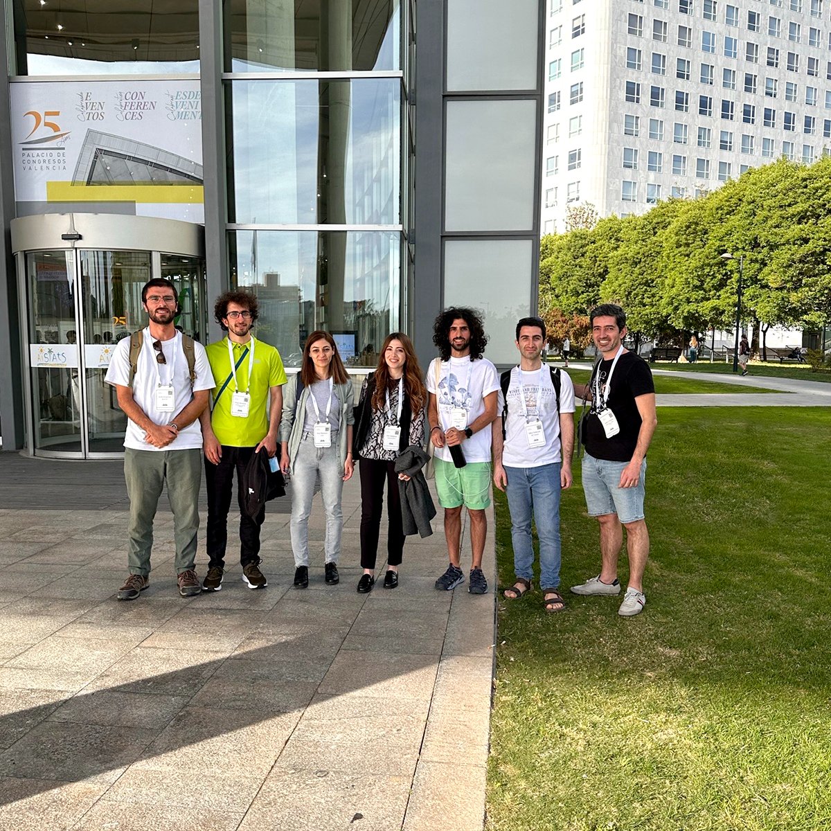 Foundation_FAST's tweet image. At the recent AI-Stats 2023 international conference, our ML team, under the leadership of Prof. Arnak Dalalyan, presented a paper on "Matching Map Recovery with an Unknown Number of Outliers".
Congratulations to the team on their hard work and insightful findings! #MLproject