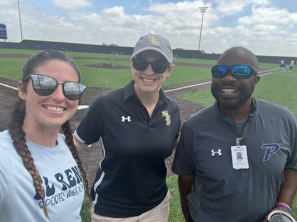 AlexBrayATC's tweet photo. Annual baseball regionals pic! ⚾️@TapeIceAdvice @Steph86ATC https://t.co/JFr1TtCoRb