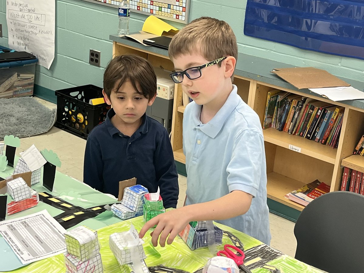 SevenOaksES's tweet photo. 5th Grade Architects showcased their 3D Volumeville Communities to our PreK Lion Cubs. Students learned all about rectangular prisms, composite rectangular prisms, and volume through this project. #Maths #MathStars #VolumeVille #YoungLions #WeAreSevenOaks 🦁 https://t.co/nIwXytQbks