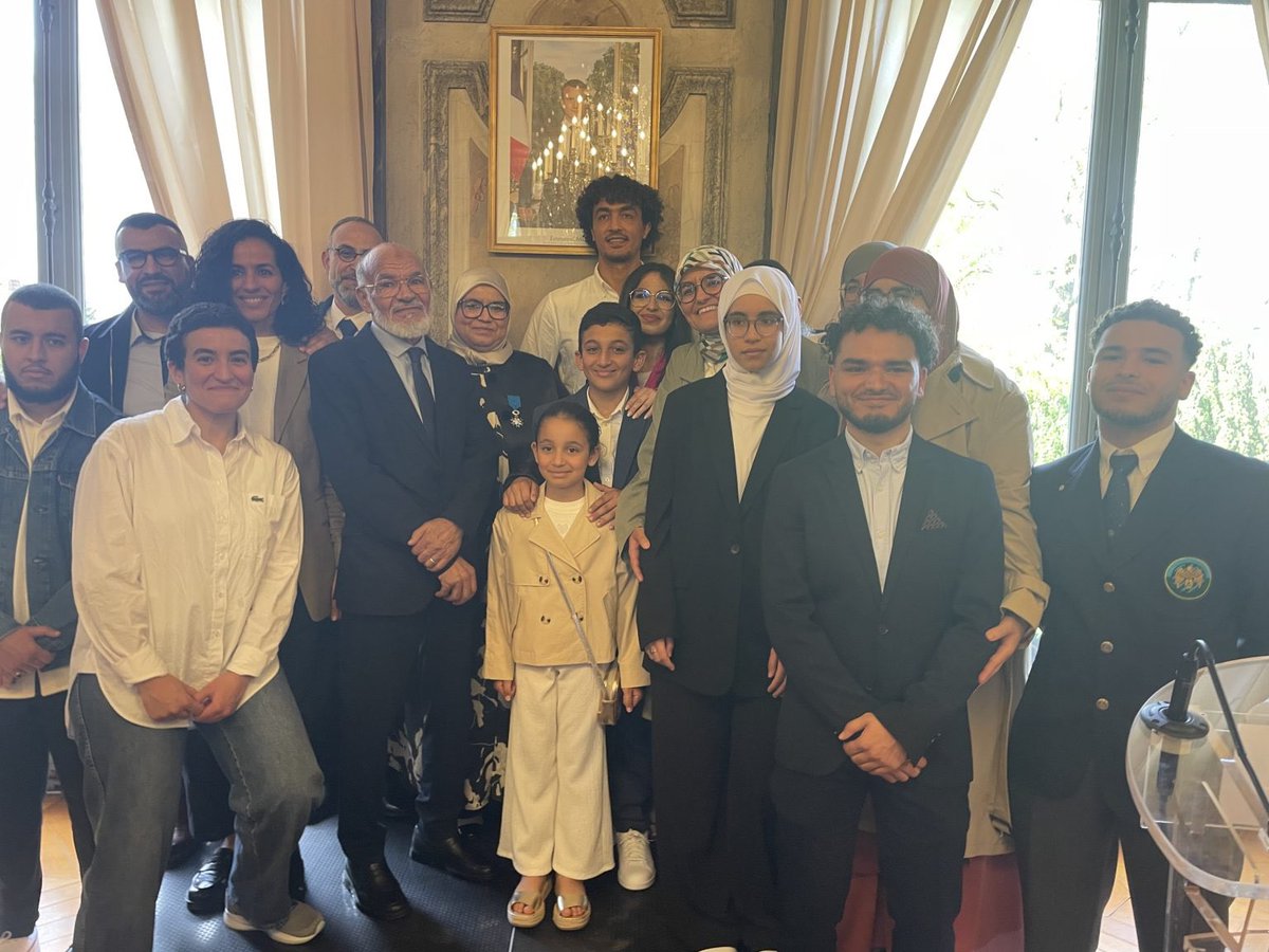 Mantes Actu (@mantes_a) on Twitter photo #ManteslaJolie : Fatima Saadan décorée chevalier de l’ordre national du mérite <a href="/Prefet78/">Préfet des Yvelines 🇫🇷</a> <a href="/Les_Yvelines/">Les Yvelines</a> <a href="/ManteslaJolie_/">Mantes-la-Jolie</a> <a href="/eiapic/">eiapic</a> mantes-actu.net/mantes-la-joli… #ManteslaJolie : Fatima Saadan décorée chevalier de l’ordre national du mérite <a href="/Prefet78/">Préfet des Yvelines 🇫🇷</a> <a href="/Les_Yvelines/">Les Yvelines</a> <a href="/ManteslaJolie_/">Mantes-la-Jolie</a> <a href="/eiapic/">eiapic</a> mantes-actu.net/mantes-la-joli…