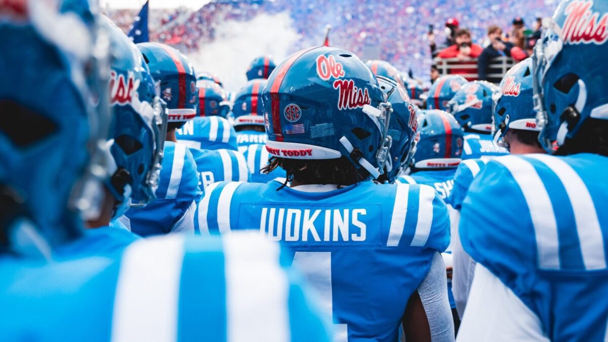#AGTG After a great conversation with <a href="/CoachGolding/">Pete Golding</a>, I am blessed to say I have received an offer from The University Of Mississippi! #HoddyToddy <a href="/coachscott20023/">Marcus Scott</a> <a href="/fredlthomas/">Fred Thomas</a> <a href="/JaiEugene3/">Jai Eugene Sr</a> <a href="/samspiegs/">Sam Spiegelman</a> <a href="/RecruitLouisian/">Recruit Louisiana™️</a>