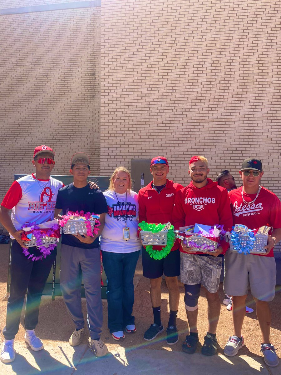 Baseball is headed to El Paso! They will continue their journey in the playoffs! Help me wish them the best of luck and safe travels! 🍀🧲🐴
GO BRONCHOS! 
<a href="/jayven_gon06/">j.g</a> <a href="/wiki54761593/">wiki🃏♠️</a> <a href="/ZayneMinjarez/">zayne</a> <a href="/manny07033054/">manny☘️</a> @OHSBaseball2023 <a href="/ECISDAthletics/">EctorCountyISDAthletics</a> <a href="/BigRedBronchos/">Odessa High School</a>