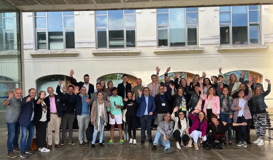 La Facultad de Fisioterapia agradece a la CNDFF, a su junta permanente y a todos los asistentes, la colaboración, confianza y calidez experimentada a lo largo de estos intensos días de trabajo e intercambio.