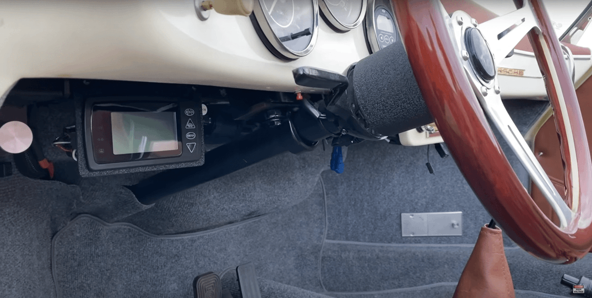 ElectrifyNews's tweet photo. Curious about electric car conversions? @EVWestDotCom's project build is sure to inspire you. They converted a vintage #VWBeetle into an electric #PorscheSpeedster with #Tesla batteries and a #Hyper9 motor 👀⚡️ More info https://t.co/TS6eYU8dZw
#evconversion https://t.co/9YVTcTrQiL