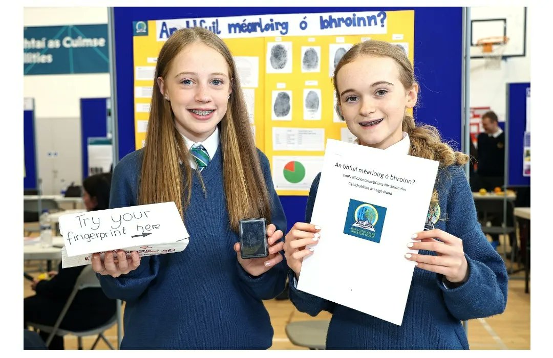 GCMN_MhaighNuad's tweet photo. Tá cuma an-gheal ar thodhchaí eolaíochta na scoile! @SciFest4STEM @TUDublin_BN @Gaeloid #STEM #STEMeducation Trí duais tógtha abhaile ó SciFest ag an dream iontach seo! 👩🔬🧪🧫🧬🧑🔬🔭🔬🧲👨🔬 https://t.co/AZBNGe53X0