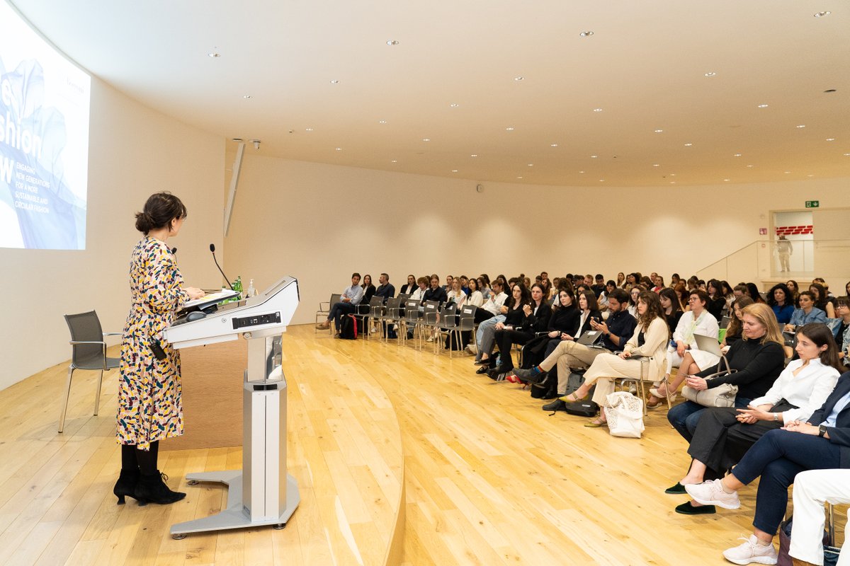 sdabocconi's tweet photo. Sustainability in #fashion speaks the language of Gen Y and Z language at the latest event for the #MonitorforCircularFashion from #Sustainability Lab which more than 150 students from UniversitàBocconi and #MAFED attended. Read the news: https://t.co/GrQqbWusTV #CivilWeek https://t.co/9OHRZDht9m