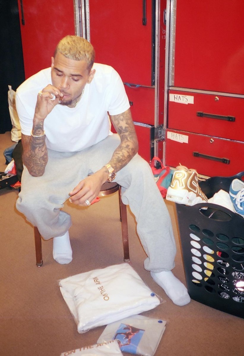 GalaxyBlack5000's tweet photo. Happy birthday Breezy!! 😍🎁🎈 #ChrisBrown #Teambreezy #heIsdaddy #ChrisBreezy 🖌️🤍🤍🩷 https://t.co/NaH4hyMVYn
