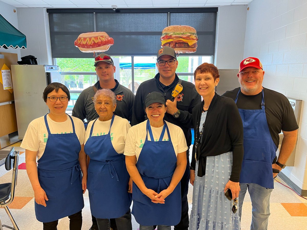 PSMSBV's tweet photo. National School Lunch Hero Day! Leawood Fire Department grilled burgers and hot dogs and the Jazz band is performing on the stage - it’s a great day at PSMS! https://t.co/5KaW0hEkW1
