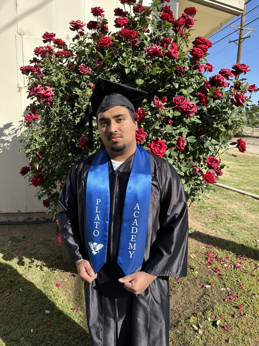 PlatoAcademy1's tweet photo. Congratulations to our latest graduates, Vidal and Jeremiah. Your hard work and dedication paid off. Good luck with your future endeavors! https://t.co/r1BuOlK121