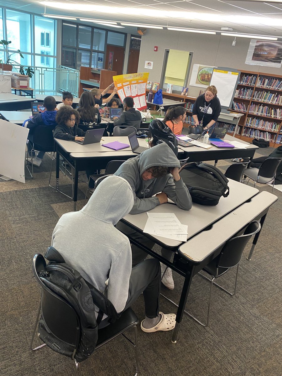 Another successful Friday with our NMS 8th graders mentoring our H Allen Hight 5th graders in preparation for their exhibition presentations next week! #Panther&amp;CheetahPower🙌🏾