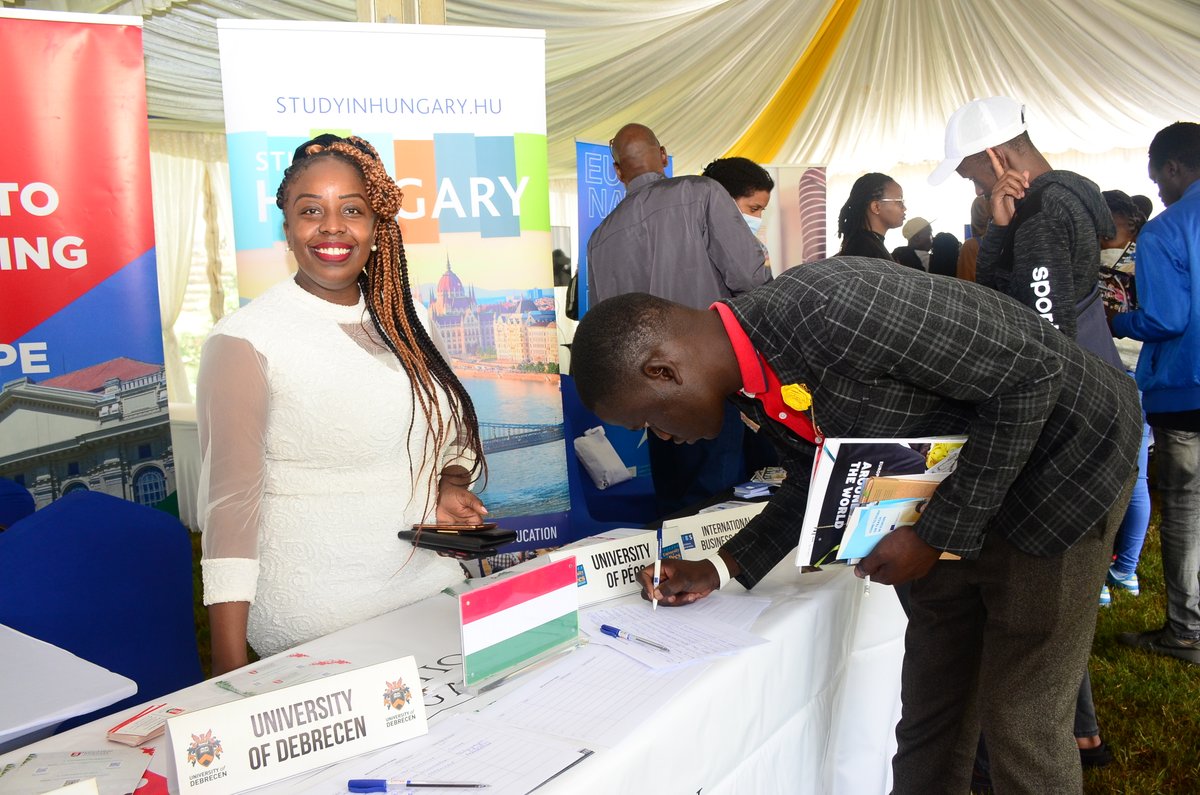 EUinKenya's tweet photo. The #StudyinEurope programme Erasmus + is a favourite at #EuropeDay #EuropeinKenya many Kenyan students have an opportunity to pursue their preferred higher education in Europe. #GlobalGateway https://t.co/daoCdZFdNQ