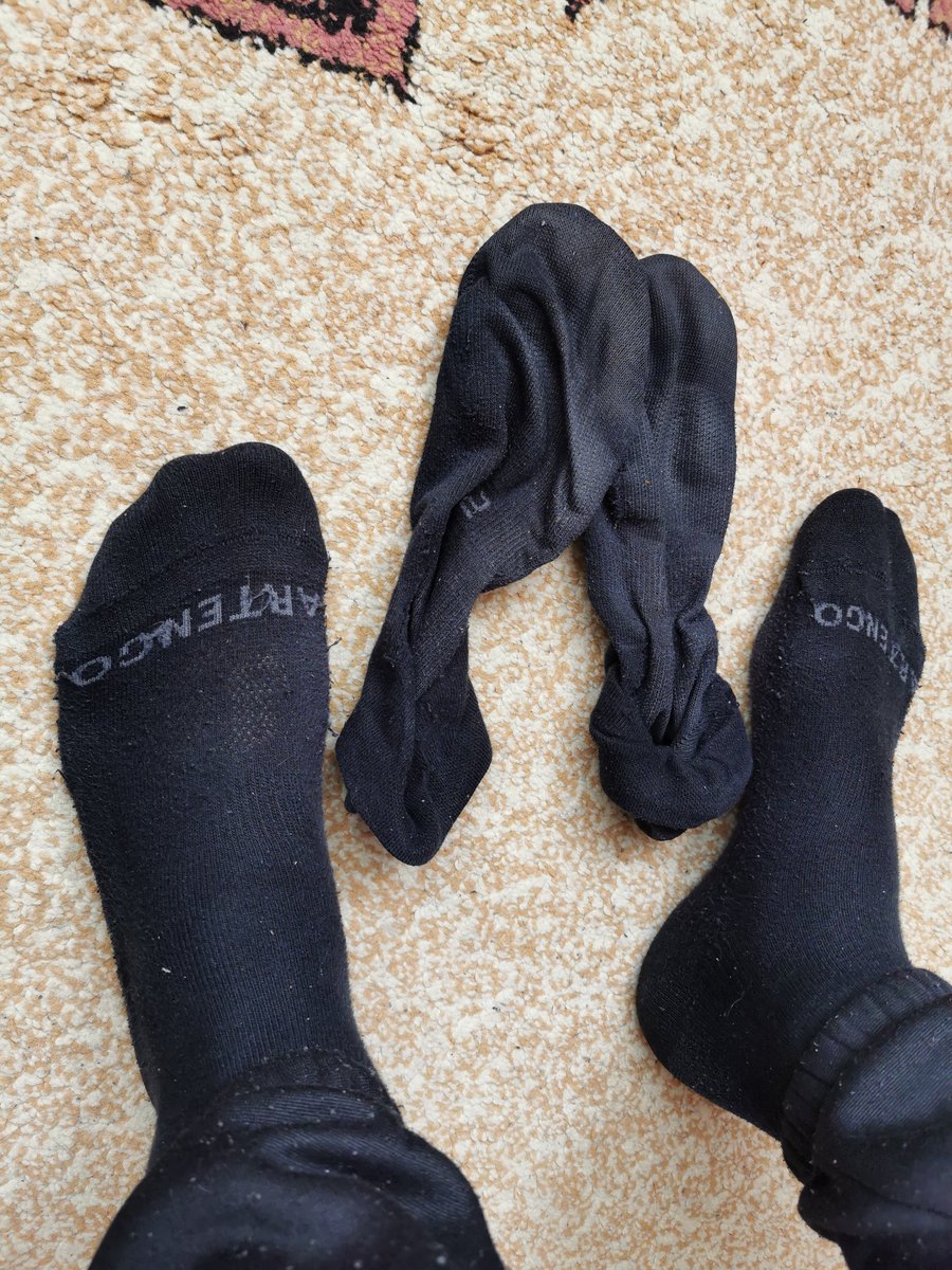 Get down! 
#findom #cashmaster #mensocks #paypig #malefootworship #malefeet #submissive #malefoot #malefootworship #footfetish #maleshoes #maledomination #slavedog #cashslave