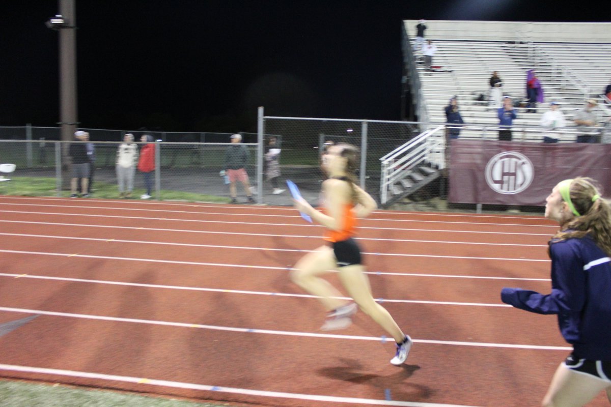 Congratulations to our Red Division All-Conference  Varsity Athletes!
Gwen Boettinger - 2nd Place HJ
Jenna Shaabna - 2nd Place Shot Put
Nickie Rudnik - 2nd Place 400m Dash
Amanda Pocica - 1st Place 800m Run