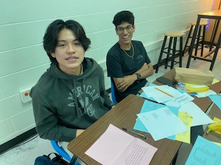 LDB_SocSt's tweet image. Captains of Knowledge - APUSH students build their own FRQ questions in review. Let&apos;s get it! #acethattest #historymatters #BELLieve
