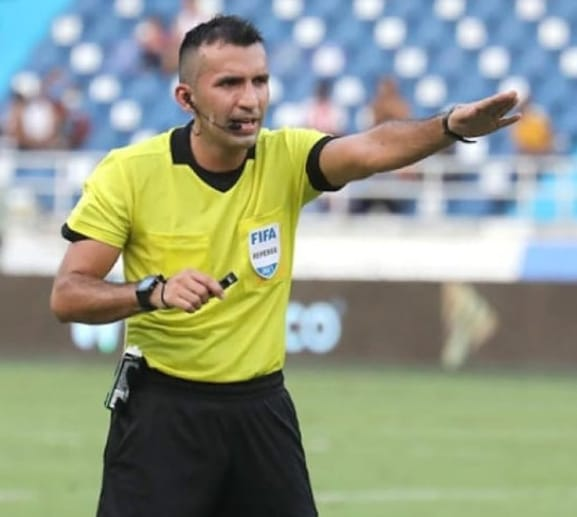 Liga Betplay Dimayor Fecha 18
7 de Mayo 2:00 pm
Pereira vs Medellín 
Árbitro: CARLOS BETANCUR (VALLE)
Asistente Nro. 1: DAVID FUENTES (CESAR)
Asistente Nro. 2: YEISON VÁSQUEZ (CALDAS)
Cuarto: JOHN AGUILAR (RISARALDA)
VAR: NÉVER MANJARRÉS (CÓRDOBA)
AVAR: JONATHAN AGUIRRE (CALDAS)