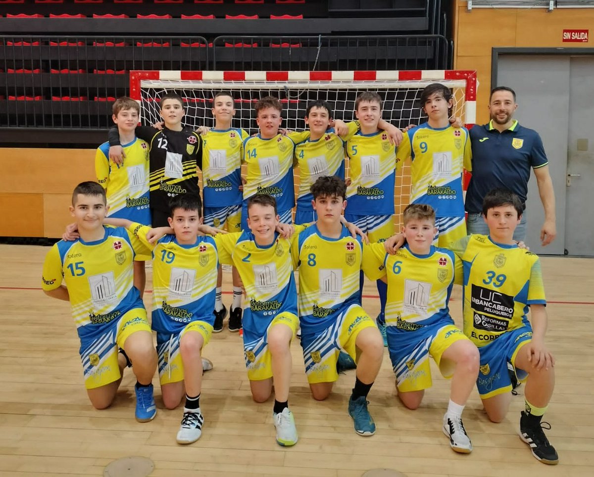 CBBarakaldo's tweet photo. Nuestro infantil 2009 juega este fin de semana en Zumarraga por ser campeones de Euskadi. 
A por ello chicos💪💛💙
#harrobia #cantera #euskaleskubaloia #elkarrekinlortukodugu #vamosbaraka #queremosvolver #Barakaldo #GoazenBaraka #JuntosLoConseguiremos https://t.co/NVh1wamBNR