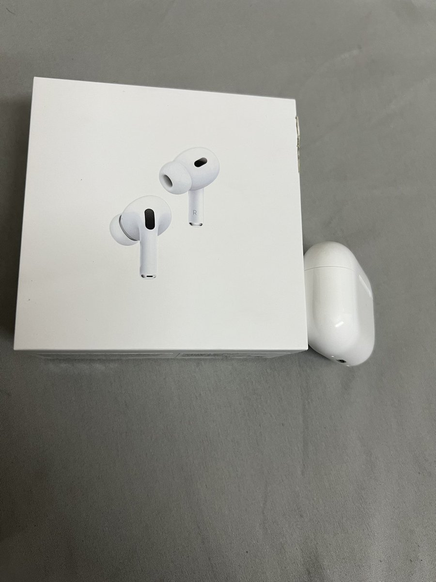 avshrudai's tweet photo. Les go … ecosystem progress 4/5….

Got the AirPods Pro 2nd generation, The Audio is good and noise cancellation is on whole new level *compared to nothing ear 1. 

Only thing I didn’t like is the firmware update process.. bruh 

MacBook Pro is the only remaining device..@Apple https://t.co/phoU9zdar5