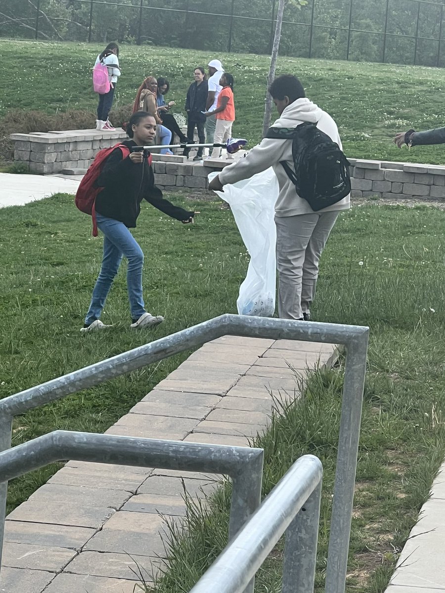 PlaceTos's tweet image. When student leaders take the lead! ❤️@BayBrookEMS #scienceclass #Clnlive5