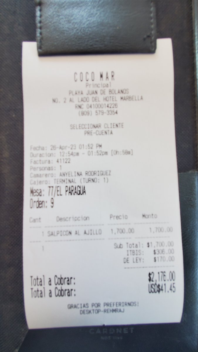 Roycontrol's tweet photo. Aprovechando la tradición pesquera de #Montecristi, visitamos el restaurante #Cocomar para probar su salpicón de mariscos (bastante para 2 personas). Agradecemos las sugerencias y atenciones de Rafelito Santana, delegado del Departamento Aeroportuario.
https://t.co/exe383h8hH https://t.co/T9ZN2gvnXN