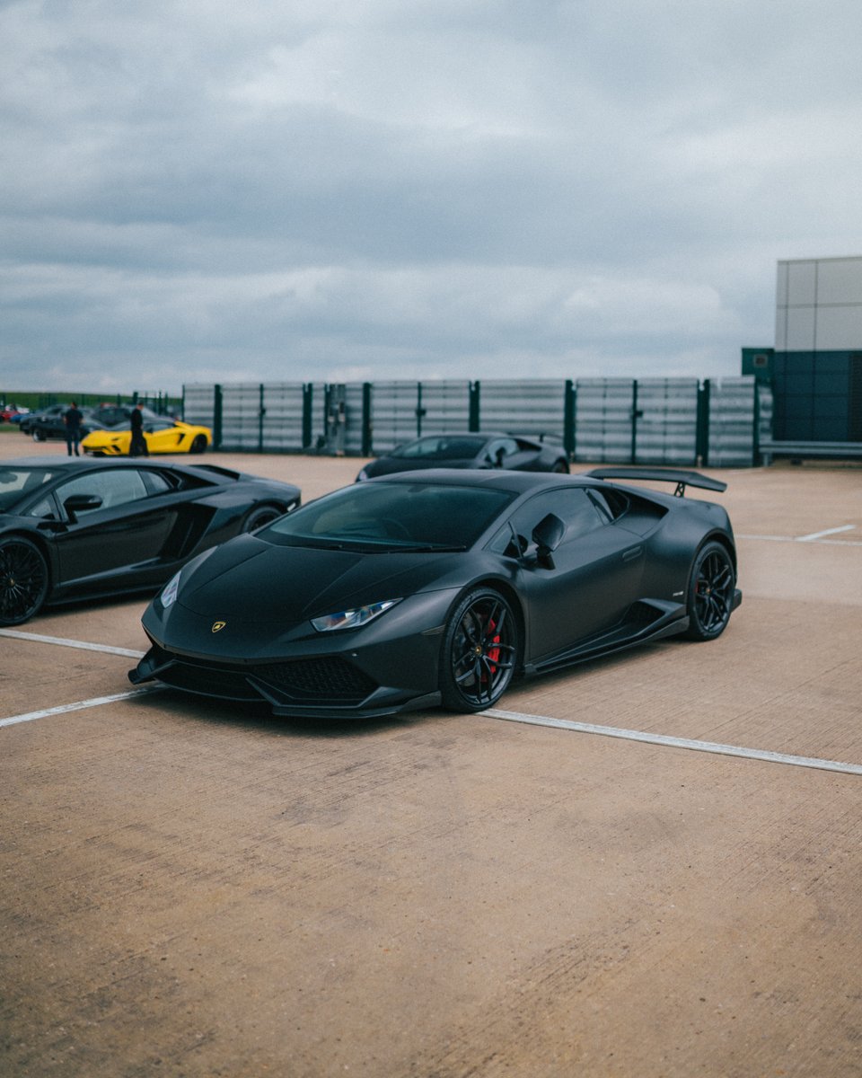 LamborghiniChel's tweet photo. Lamborghini Day UK at Silverstone Circuit was one to remember! History was made as 382 Lamborghini's made their way onto the track at the same time! The variety of models and colours from all over the UK was absolutely incredible 🔥
#lamborghiniDay #DrivingHumansBeyond https://t.co/uLEvgUPBbA