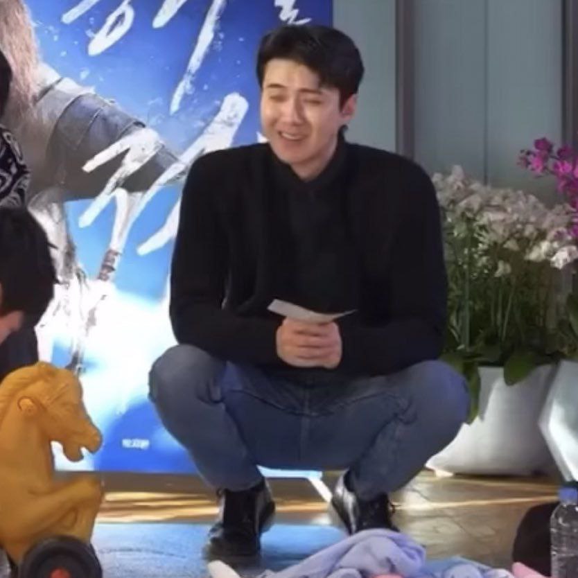 دیدین چی شد؟ 😂
کارمای جونگین مثل ابلفضل بزنه به کمرت عمل میکنه ، میگره همه رو 🔥😂
 سرقت ادبی  ، خدمات ویژه  ،  حالام  که .... 😂🤭
<a href="/weareoneEXO/">EXO</a>