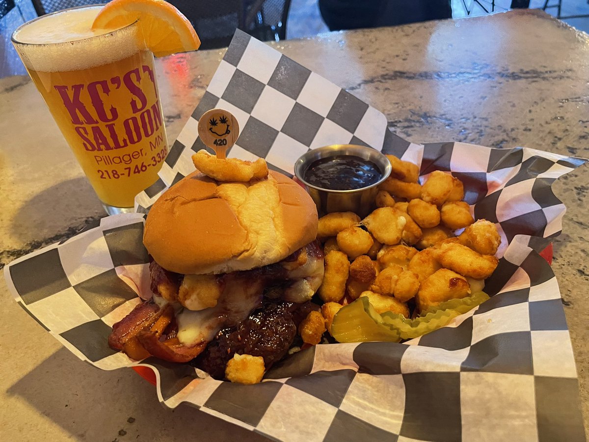 JeremyMillsop's tweet photo. KC’s Saloon’s 420 burger topped with cheese curds, raspberry inferno sauce. Applewood smoked bacon and pepper Jack cheese. With extra curds and sauce. The heat will wake you up, but the sweetness Will satisfy. @brd_dispatch #DispatchDiningGuide2023 https://t.co/HabBvkD4Kw