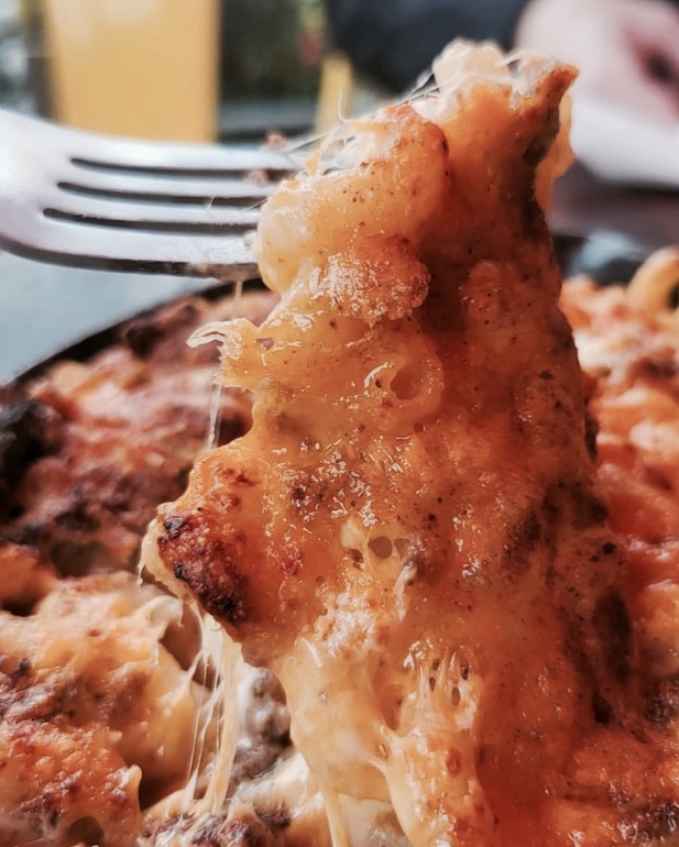 Show your Mama some love - we are still accepting shipping orders to reach her in time for Mother’s Day!! 🧡🧡🧡

📸 Cred: @wastrelite

#mothersday #cheesygoodness #macandcheese #nationwideshipping #family