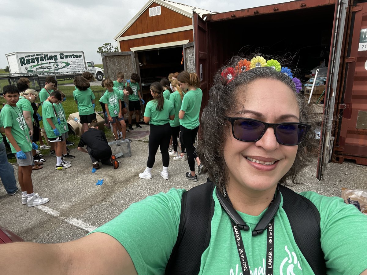 MsJChampagne's tweet photo. NJHS &amp; Save Our Strays Service Project @FBCASTX. https://t.co/rfLeV246Yj