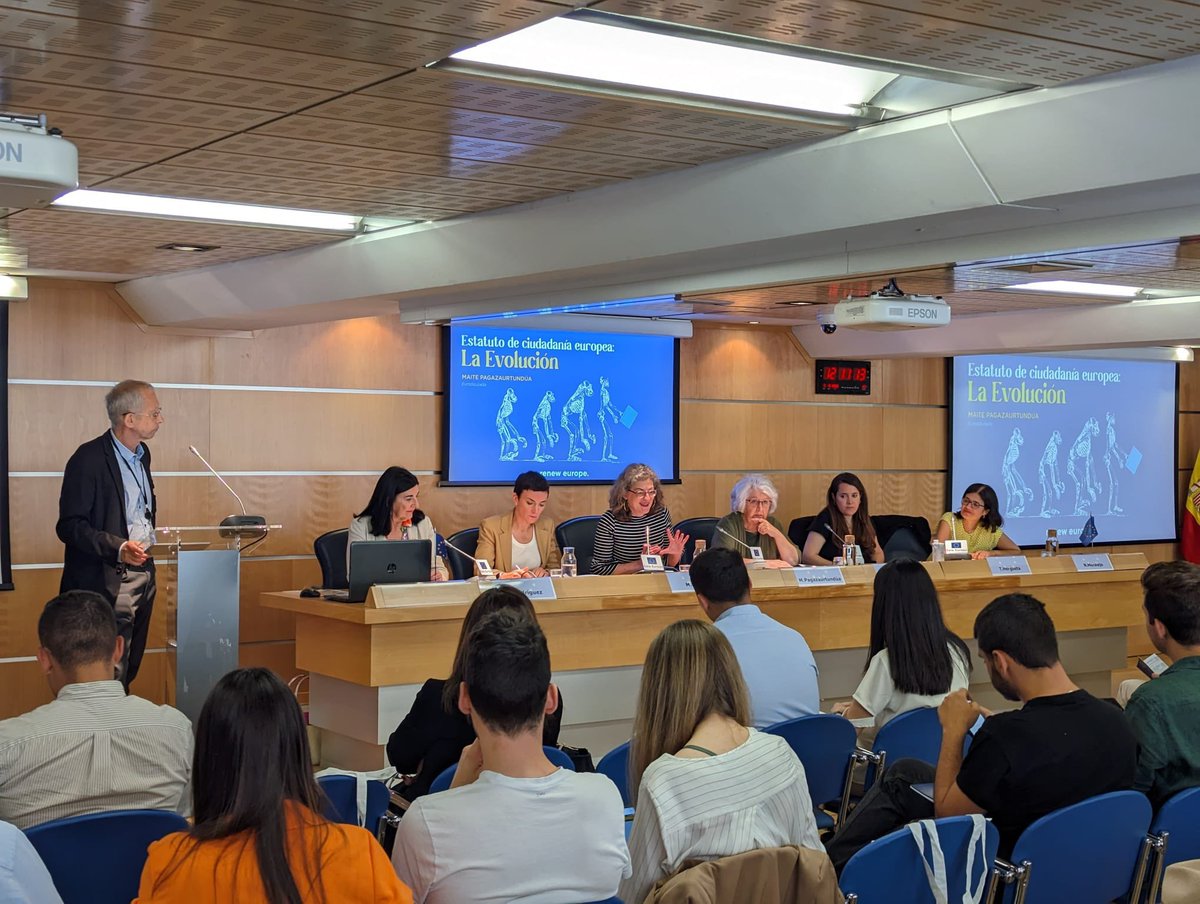 🇪🇺 ¡Somos europeístas convencidos!

Gracias, <a href="/maitepagaza/">Maite Pagazaurtundúa</a>, por hablar con nosotros de los grandes retos comunes a los que tenemos que hacer frente para seguir defendiendo las libertades individuales en la Unión Europea.