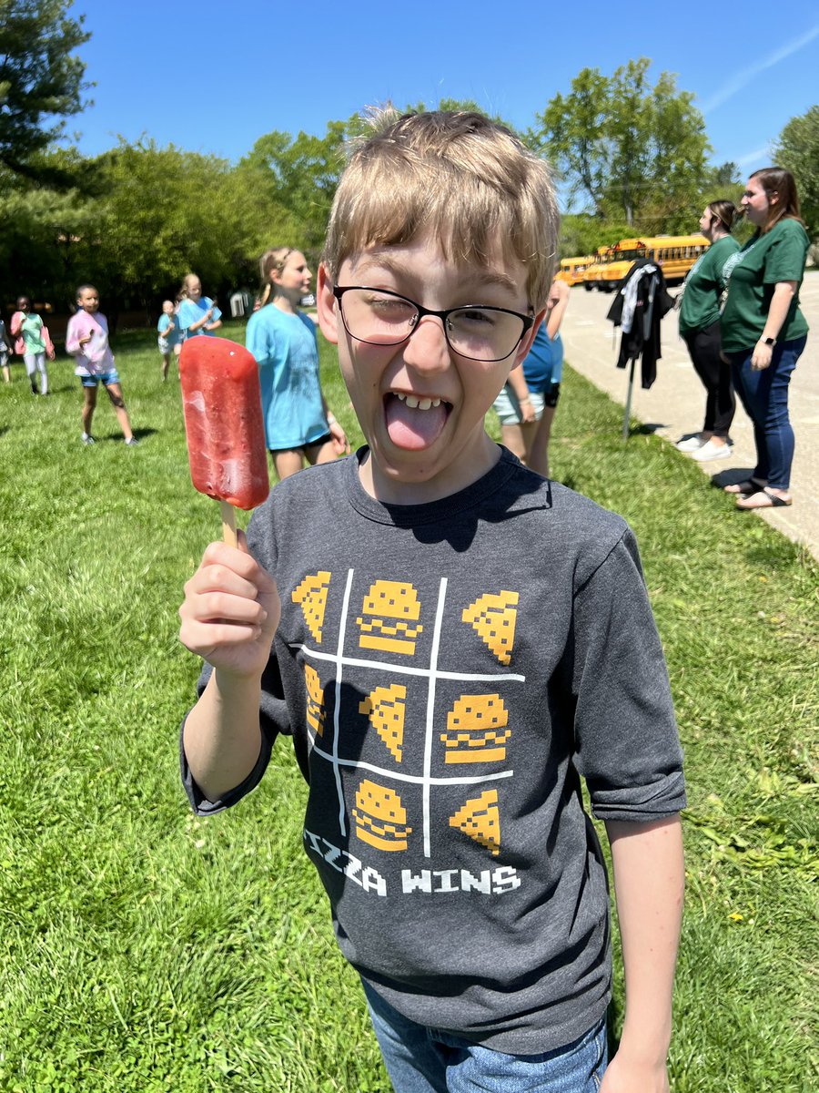 MrsQ_LM's tweet photo. Thank you Just Shine Orthodontics for the amazing ice cream treats today!!! @LM_Schools @mflorence_LM @danadtrimble @LM_Ponder #LMPride https://t.co/9yE9gqDBvg