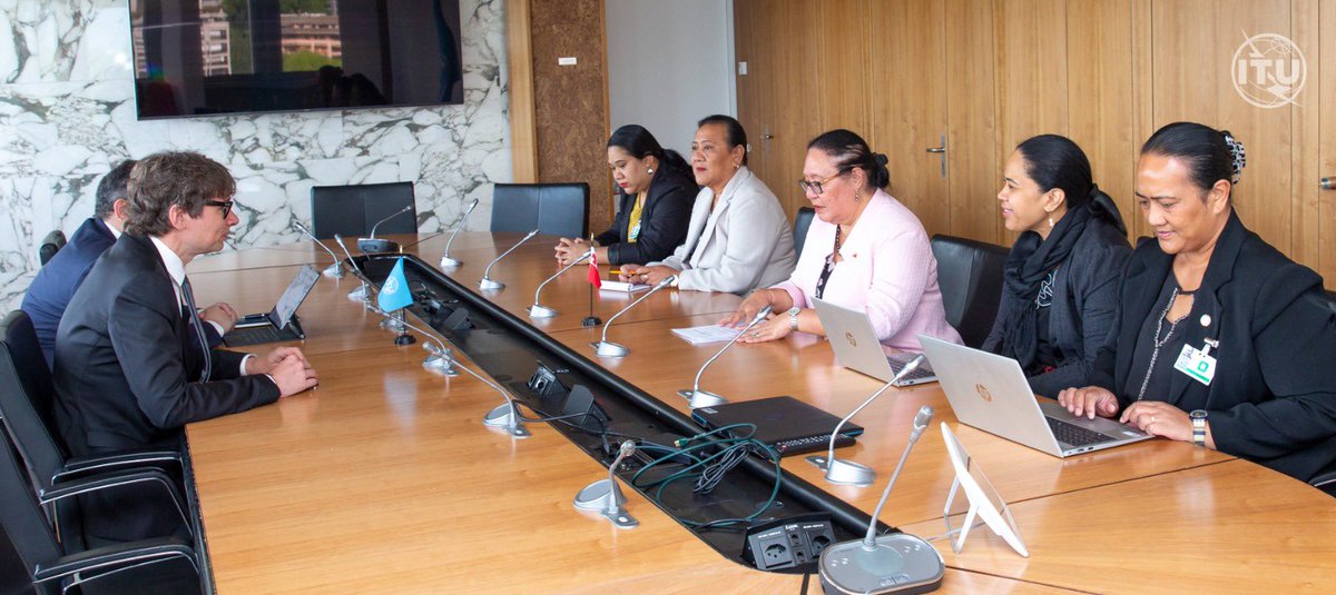 tlamanauskas's tweet photo. Pleasure to meet 🇹🇴#Tonga Minister of Foreign Affairs @fekita_u &discuss
-#DigitalConnectivity crucial to overcome remoteness in the #Pacific
-fighting #ClimateCrisis🍃
-robust #emergency telecoms& #EarlyWarning systems⚠️
#FurtherTogether #LeaveNoOneBehind #LeaveNoOneOffline https://t.co/aHOnStdDrG