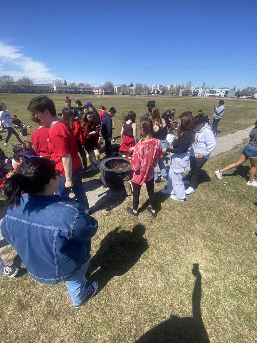 rec_RETSD's tweet photo. REC gathered to recognize the National Day for Missing and Murdered Indigenous Women and Girls and Two-Spirit People(MMIWG2S). The hanging of Red ribbons and Dresses act as a visual reminder to honor all MMIWAG2S and families. #NoMoreStolenSisters
@RETSDschools @rec_RETSD https://t.co/DWvz72S7Oj