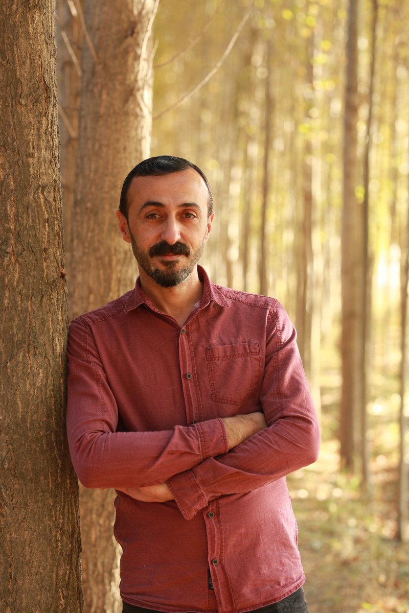 egitim_bingol's tweet photo. 675 nolu KHK ile hukuksuz bir şekilde ihraç edilen arkadaşımız Şevder ATLI bugün  27. İdare mahkemesi kararıyla görevine iade edildi. Son arkadaşımız dönünceye kadar mücadelemize devam edeceğiz. KHK ler gidecek biz kalacağız. https://t.co/oDjKmqekwK