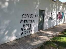 nombretemporal's tweet photo. ¿Entonces la misma persona de "emosido engañado" y "vanpiro esiten" es la que hizo esto? https://t.co/jUcAhzQc2p