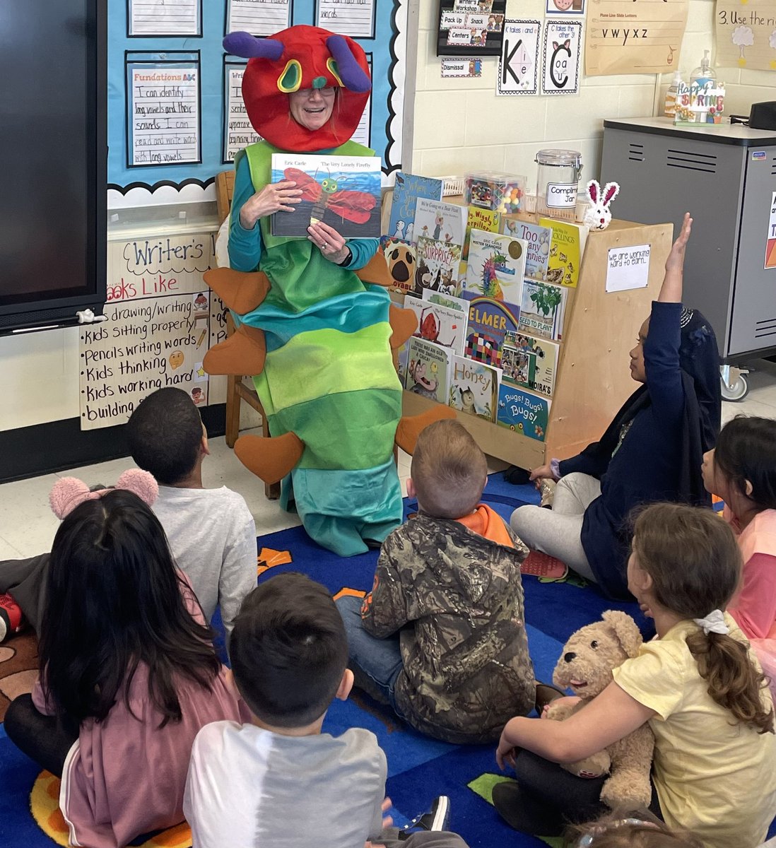 Today we had a surprise visit from The Very Hungry Caterpillar! Thank you, Dr. Fisher. We love Eric Carle! 💚🐛 <a href="/MinottoMrs/">Mrs. Minotto</a> <a href="/SparkeShines/">J.F. Sparke School</a>
