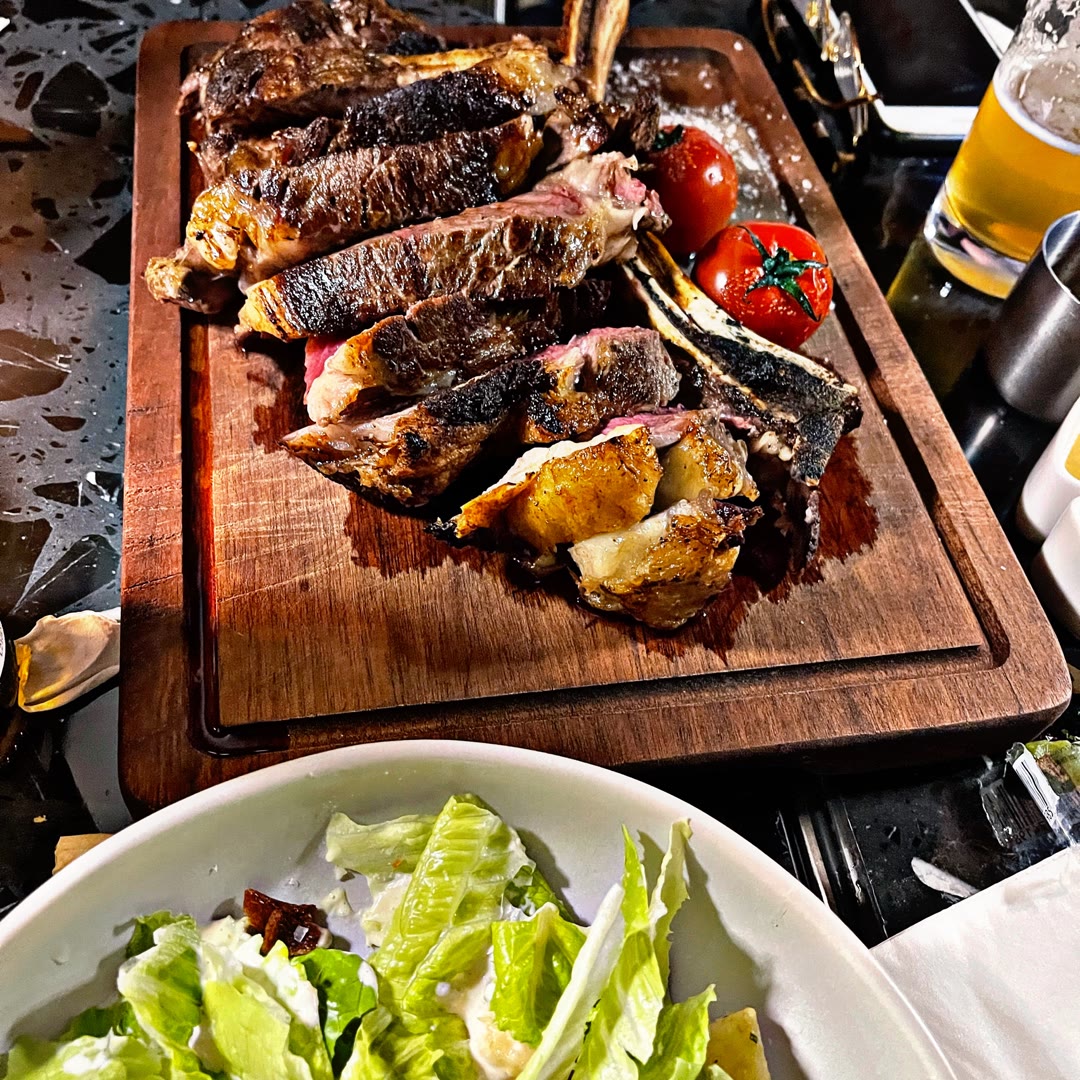 Life in London is all about the pleasure of food and how wonderful the world is🌹