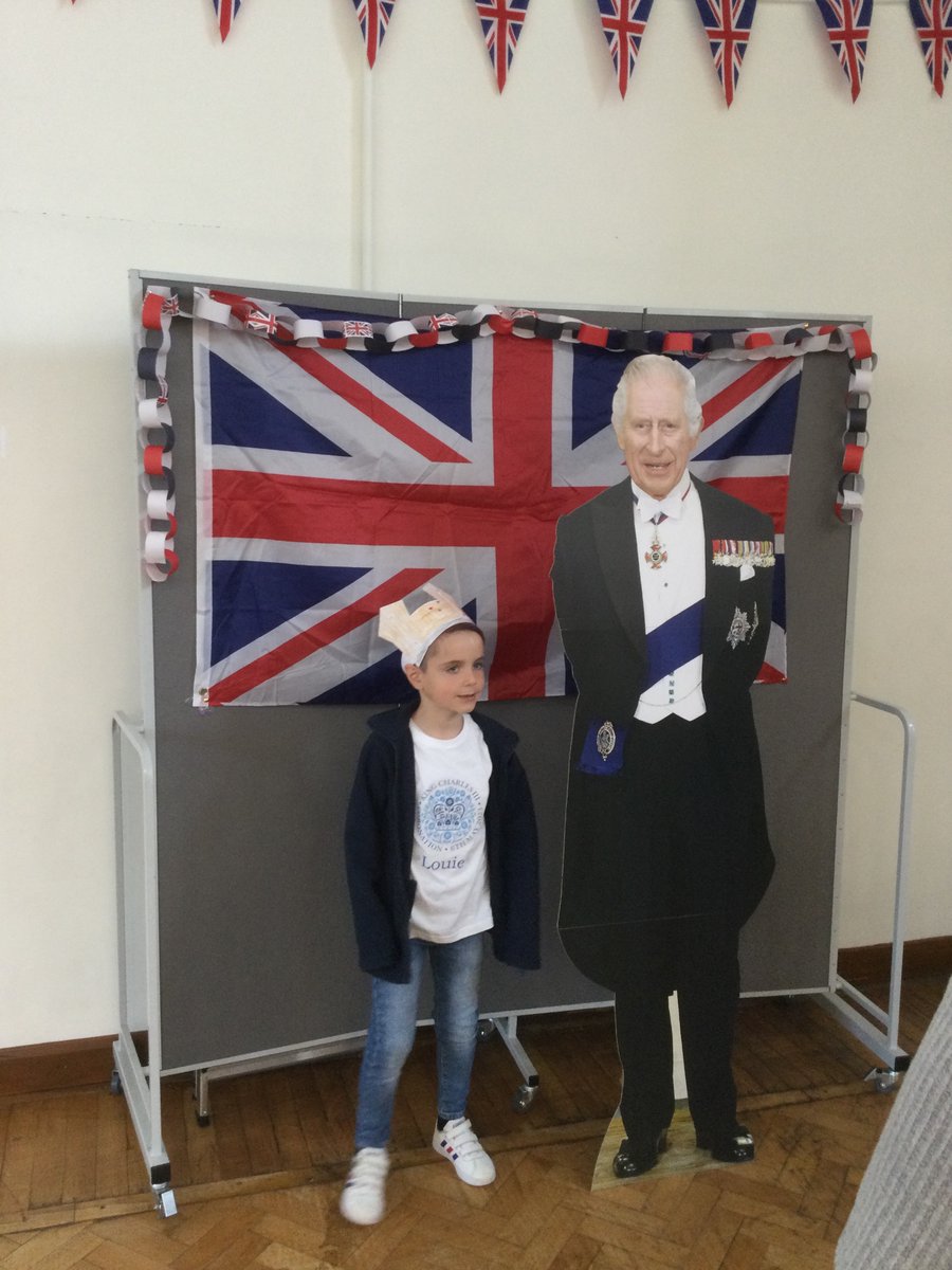Hazel_Yacademy's tweet photo. Thank you all for joining us at our Coronation celebrations 🇬🇧🍰 https://t.co/t6mjfTXeBQ